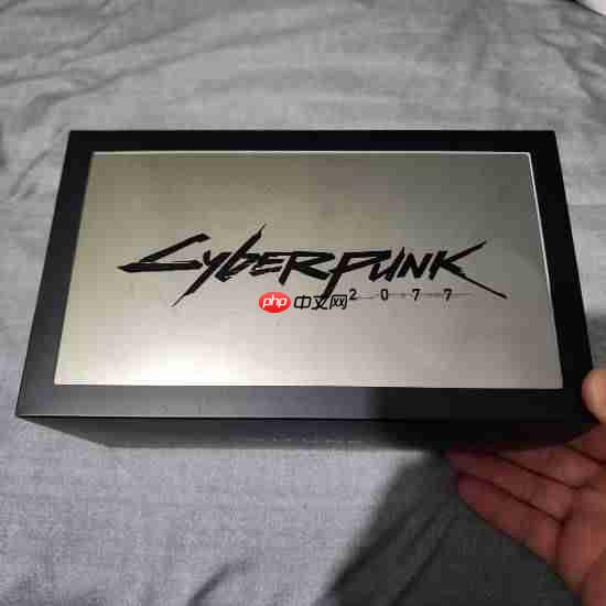 《赛博朋克》联名款XR眼镜实拍:120Hz刷新率 可编程灯带