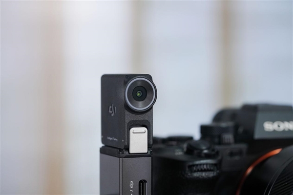 新一代相机增稳利器！大疆DJI RS 5手持云台稳定器图赏