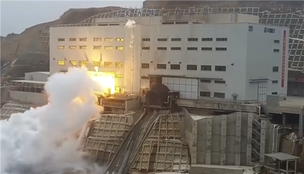 贺！我国240吨级商业重复使用高压补燃液氧煤油发动机长程试车成功