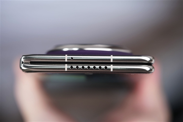 双折叠巅峰之作！华为Mate X7典藏版图赏