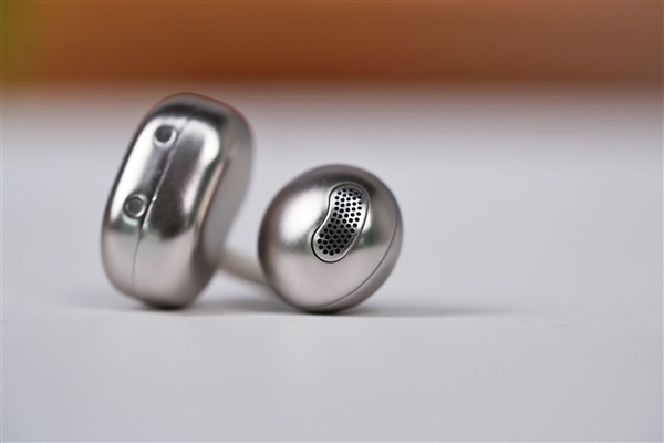 耳机盒居然带屏幕！999元当贝Air 1图赏